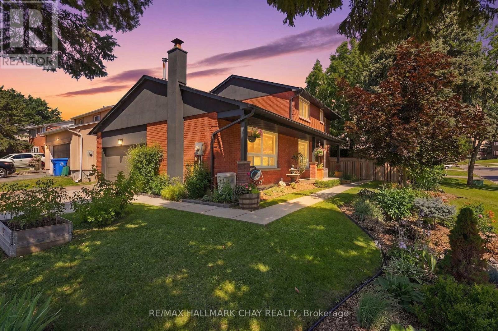 278 CARLISLE STREET, Newmarket, Ontario