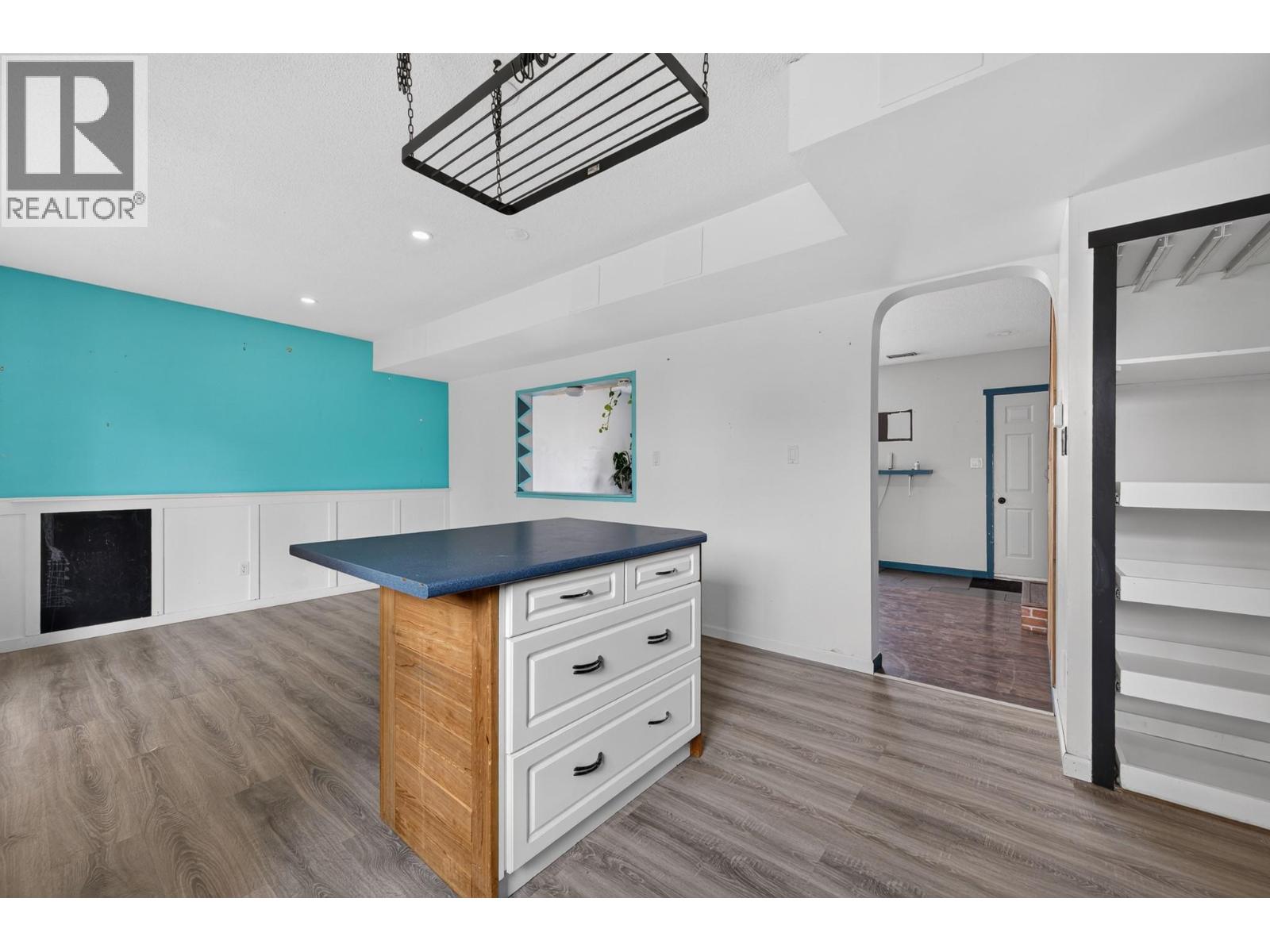 2621 Young Place, Kamloops, British Columbia  V2B 8A4 - Photo 7 - 10396763
