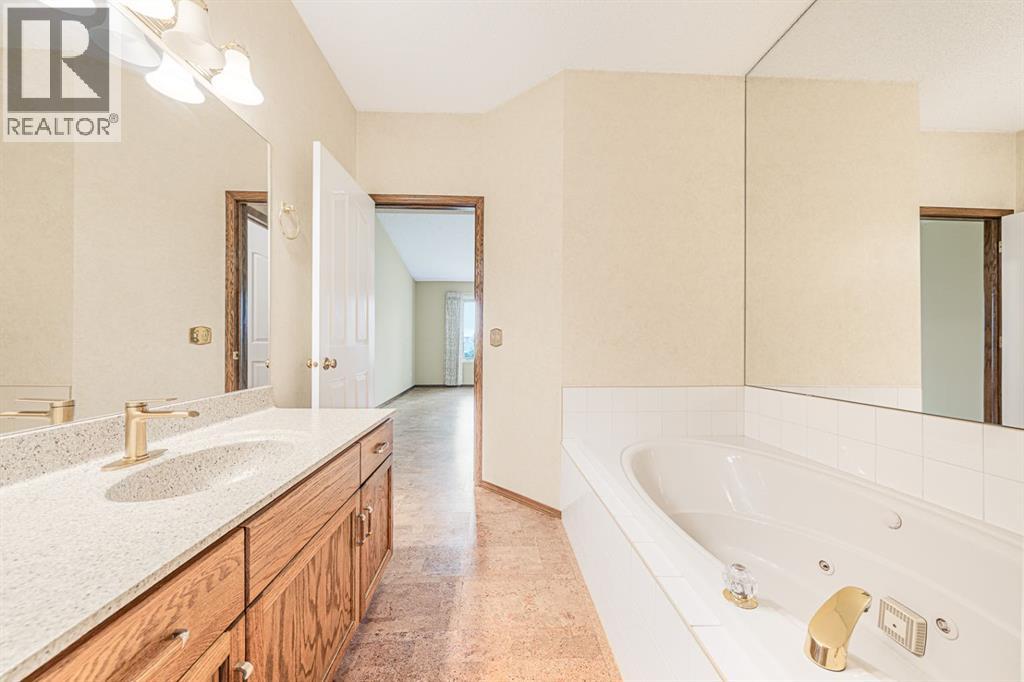 22 Douglas Woods Park SE, Calgary, Alberta  T2Z 2K6 - Photo 25 - A2335704