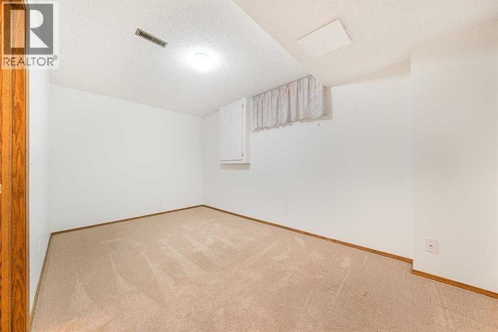 22 Douglas Woods Park SE, Calgary, Alberta  T2Z 2K6 - Photo 34 - A2335704