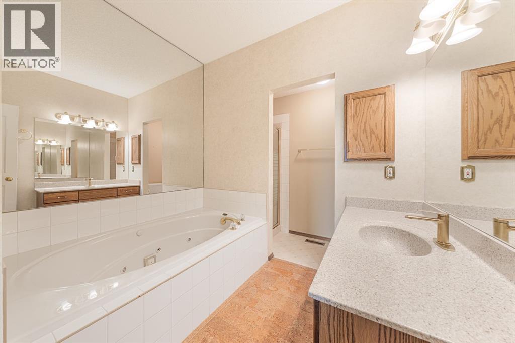 22 Douglas Woods Park SE, Calgary, Alberta  T2Z 2K6 - Photo 24 - A2335704