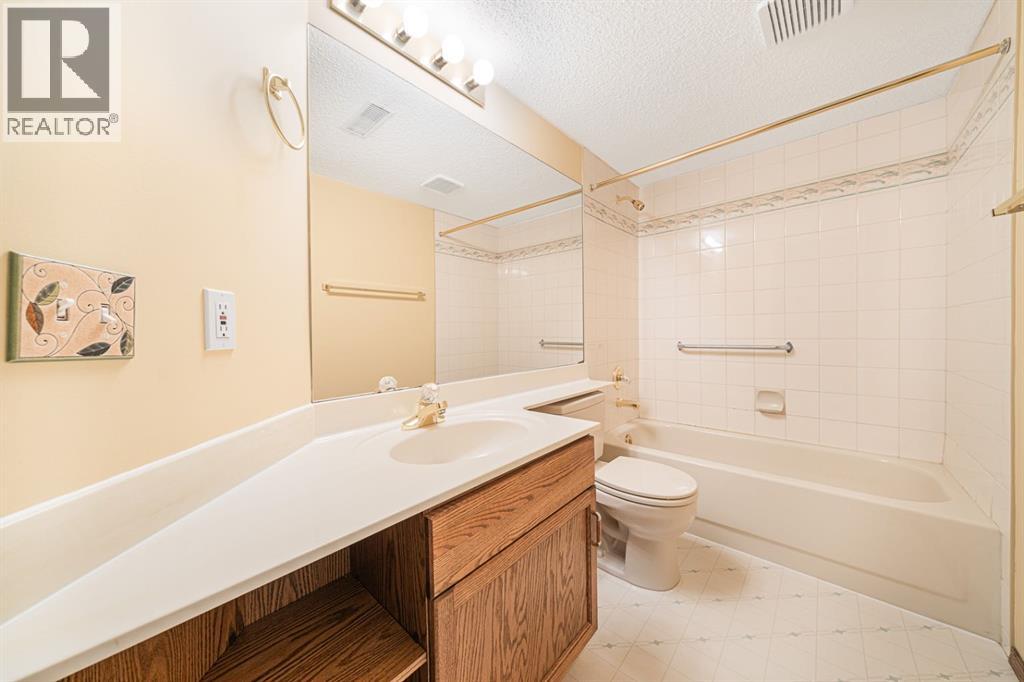 22 Douglas Woods Park SE, Calgary, Alberta  T2Z 2K6 - Photo 33 - A2335704