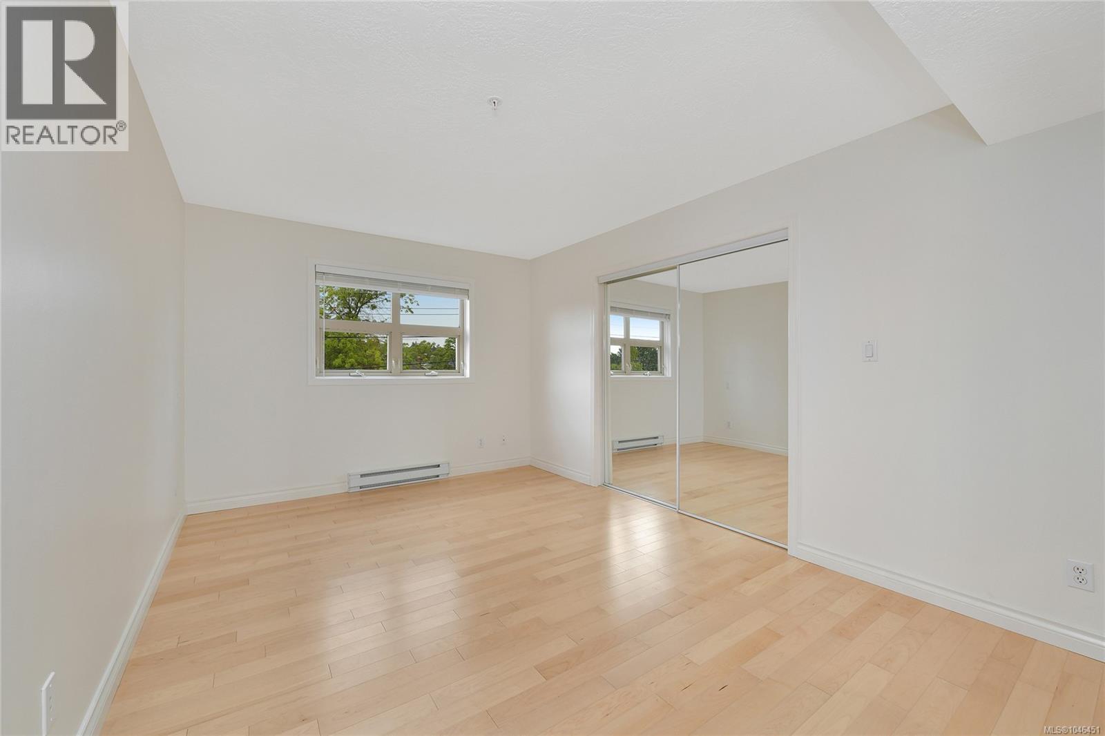 301 1694 Cedar Hill Cross Rd