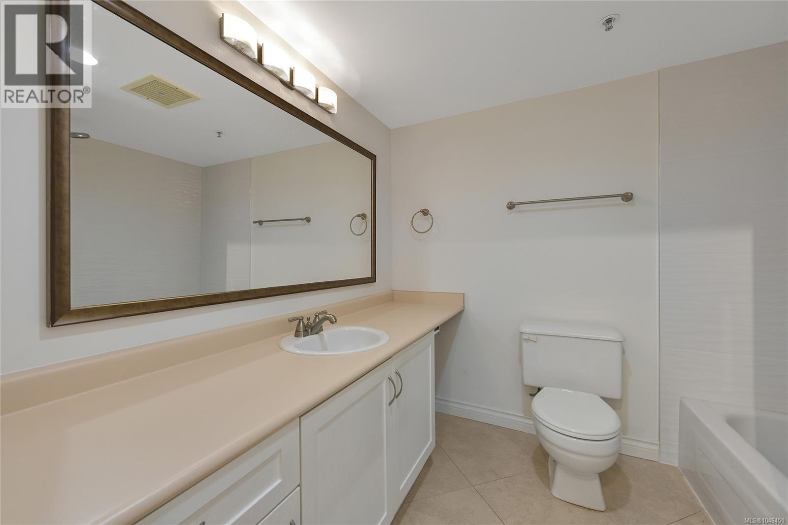 301 1694 Cedar Hill Cross Rd