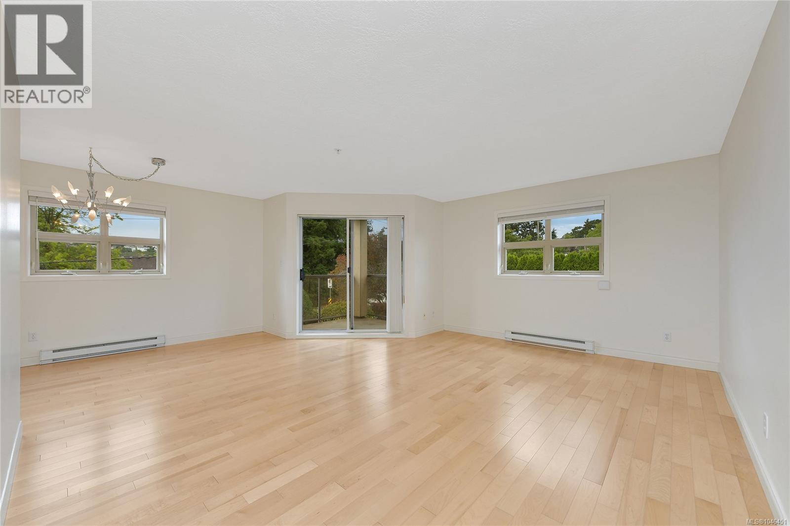 301 1694 Cedar Hill Cross Rd