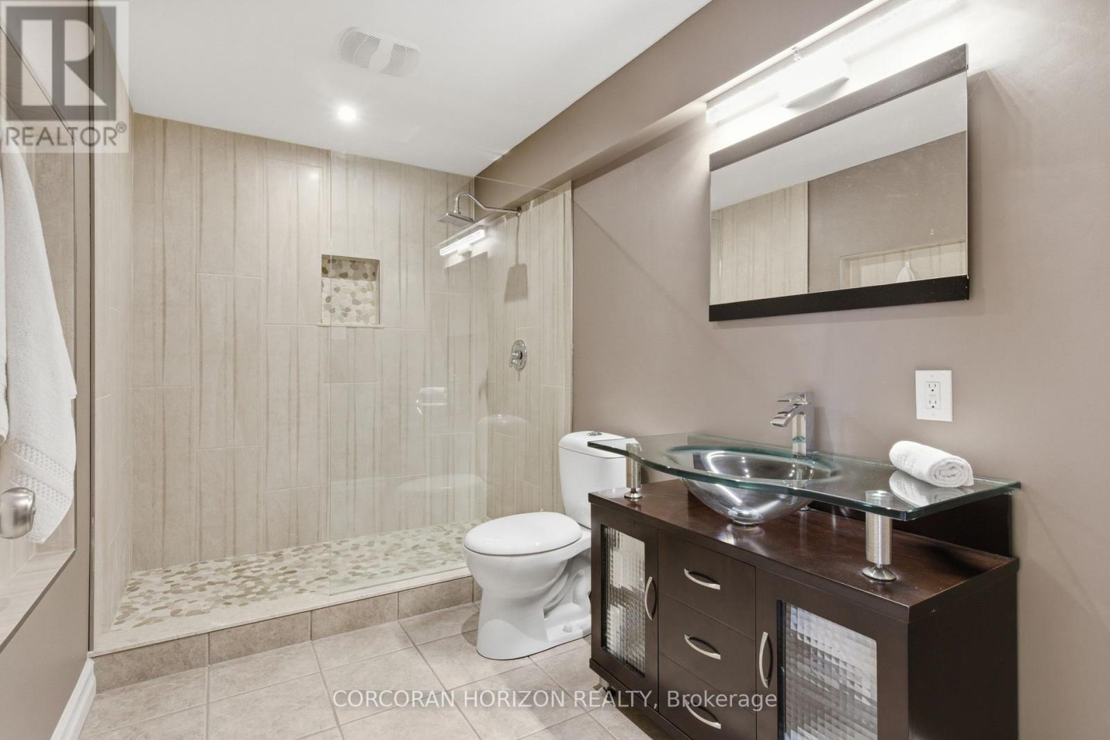 905 Marigold Court, Kitchener, Ontario  N2P 2Y3 - Photo 37 - X13658680