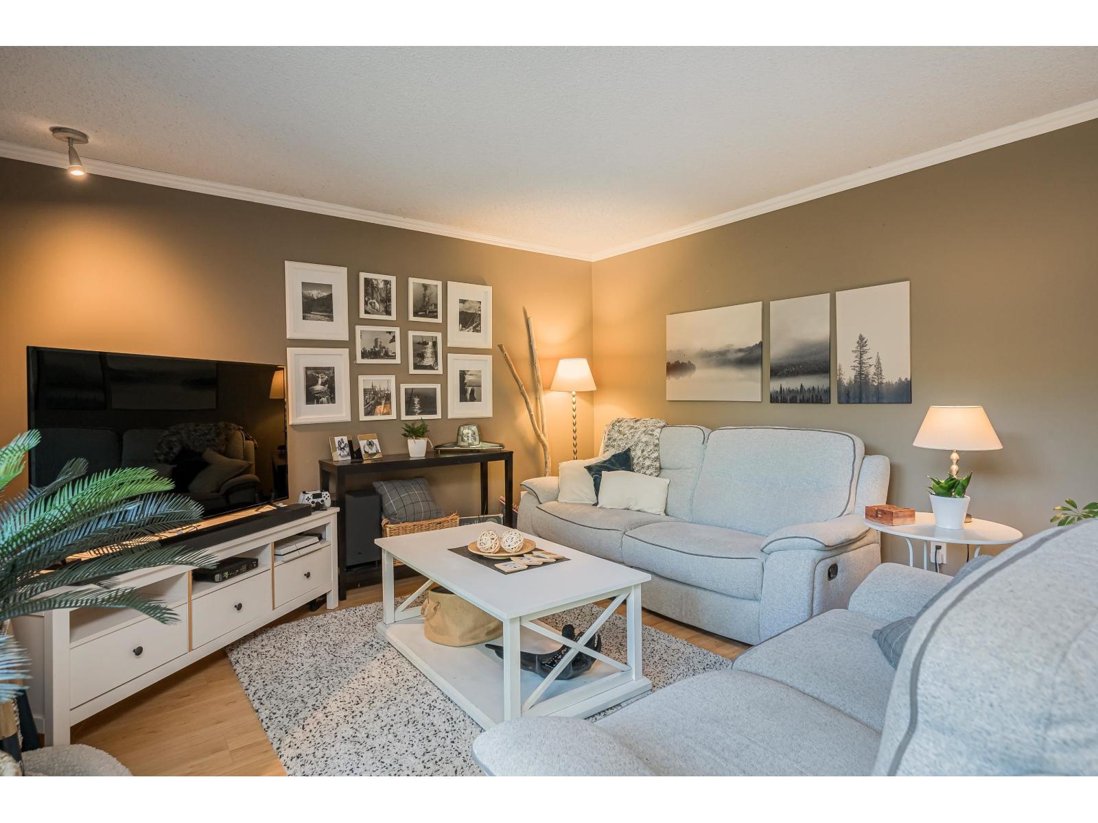 14603 101a Avenue, Surrey, British Columbia  V3R 7E2 - Photo 3 - R3154225