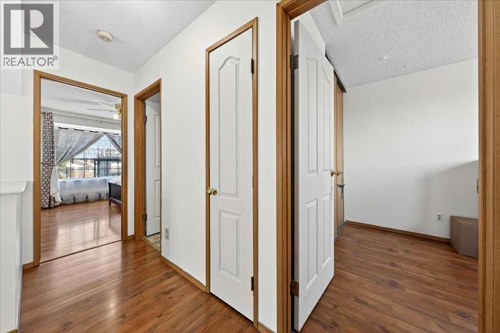 124 Martinwood Court NE, Calgary, Alberta  T3J 3H2 - Photo 12 - A2309394