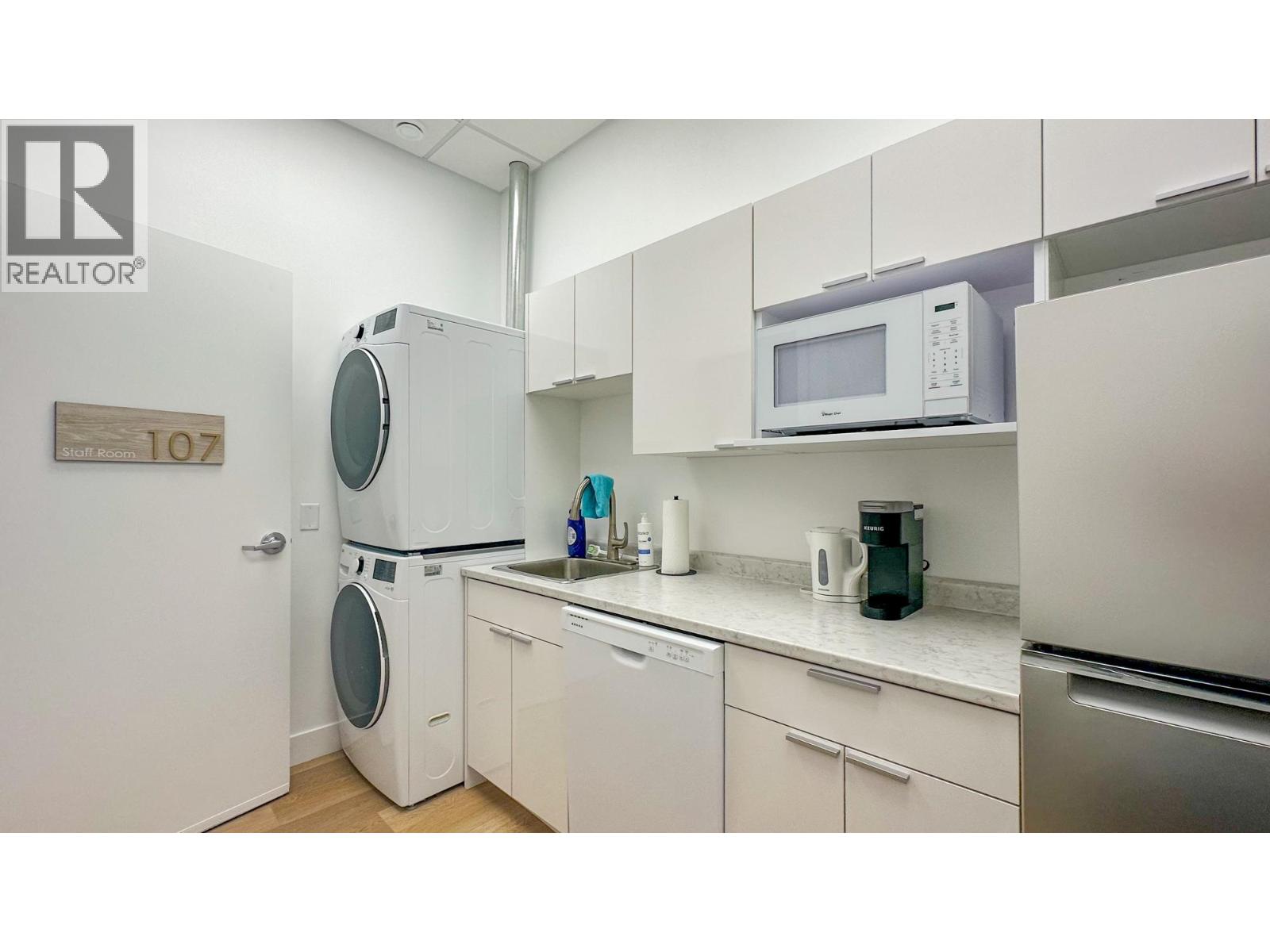 3320 Richter Street Unit# 102, Kelowna, British Columbia  V1W 4V5 - Photo 21 - 10394063