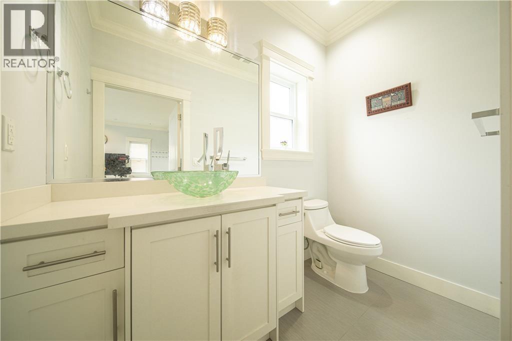 2216 Mannering Avenue, Vancouver, British Columbia V5N 3C4 - Photo 16 - R3153825