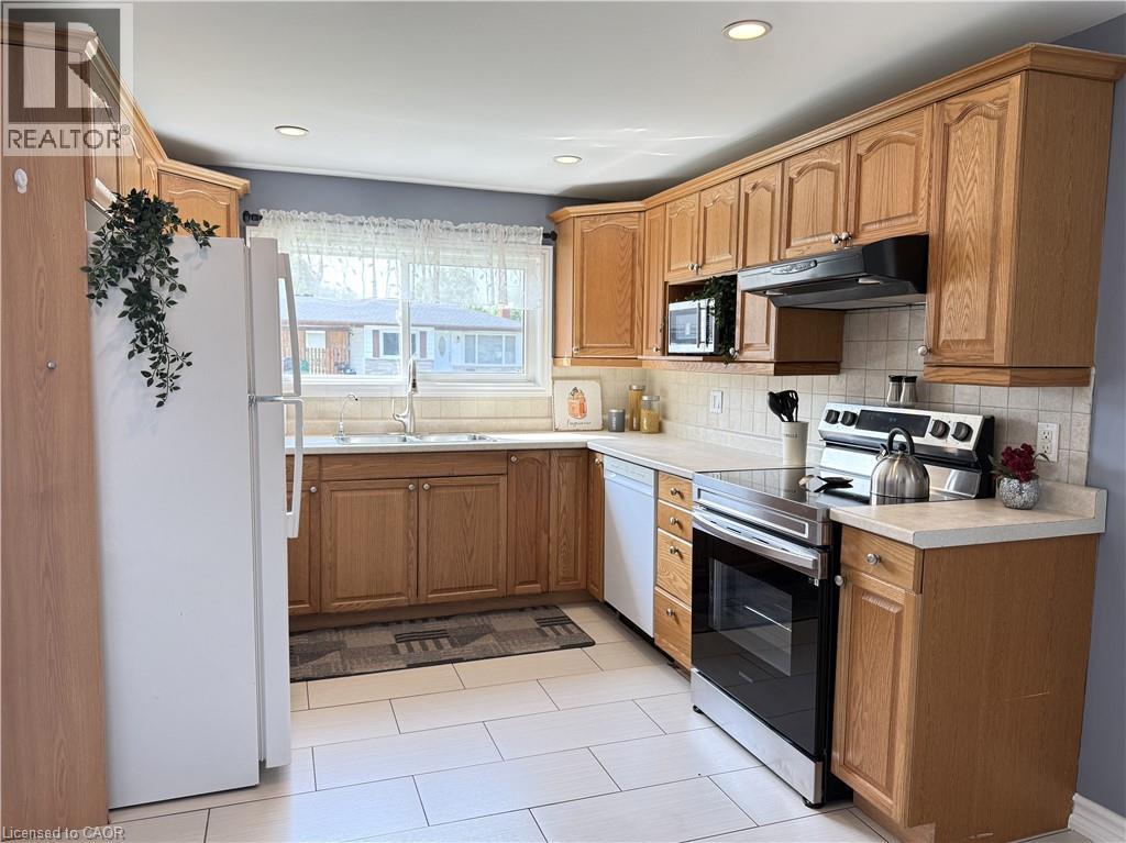 66 Belwood Crescent Unit# Upper, Kitchener, Ontario  N2C 1Z3 - Photo 3 - 40845754