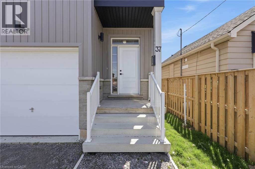 37 Delena Avenue S, Hamilton, Ontario  L8H 1B7 - Photo 3 - 40850826