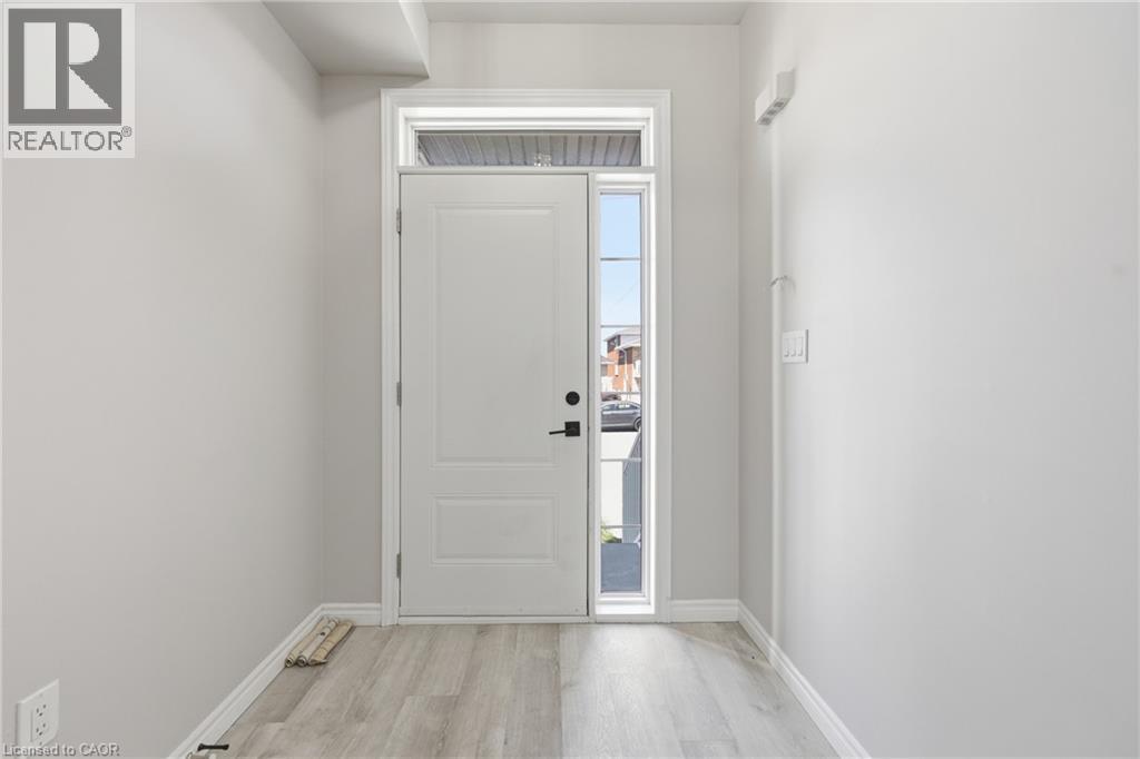 37 Delena Avenue S, Hamilton, Ontario  L8H 1B7 - Photo 4 - 40850826