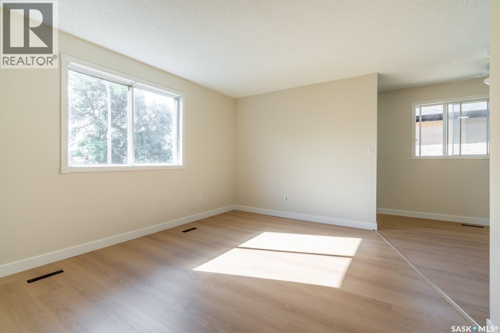 425 Lorne Street, Regina, Saskatchewan  S4R 2J5 - Photo 3 - SK045149