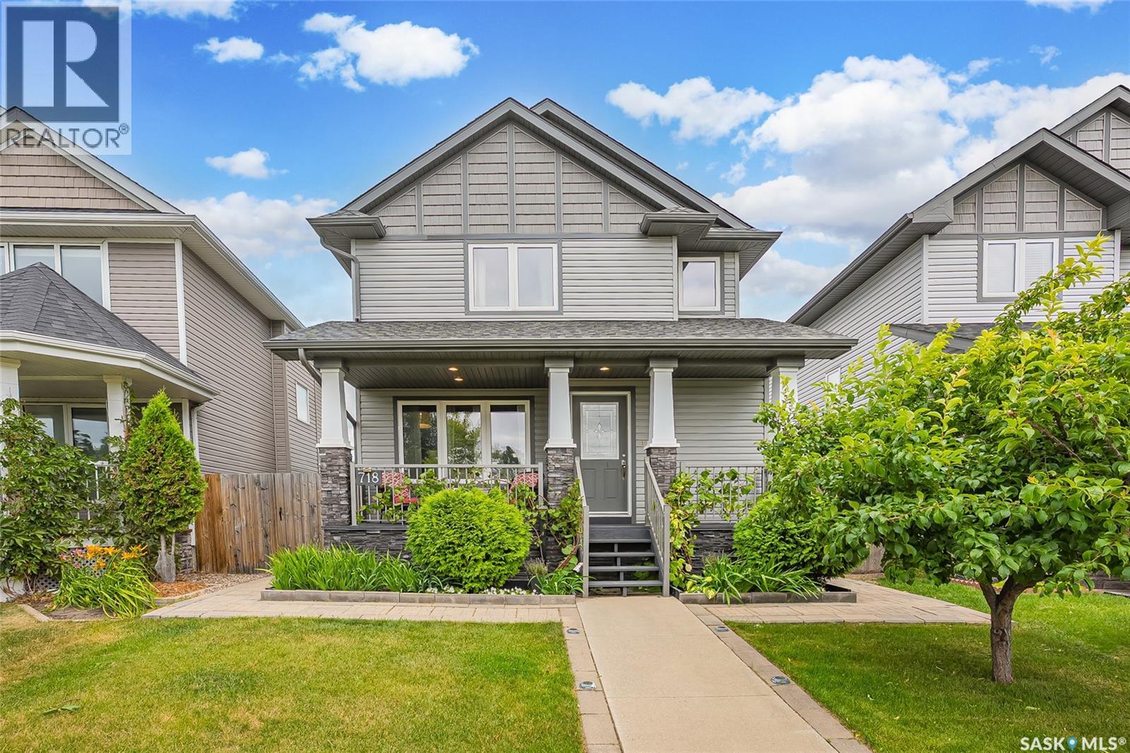 718 Stonebridge Common, Saskatoon, Saskatchewan  S7T 0M8 - Photo 1 - SK045144