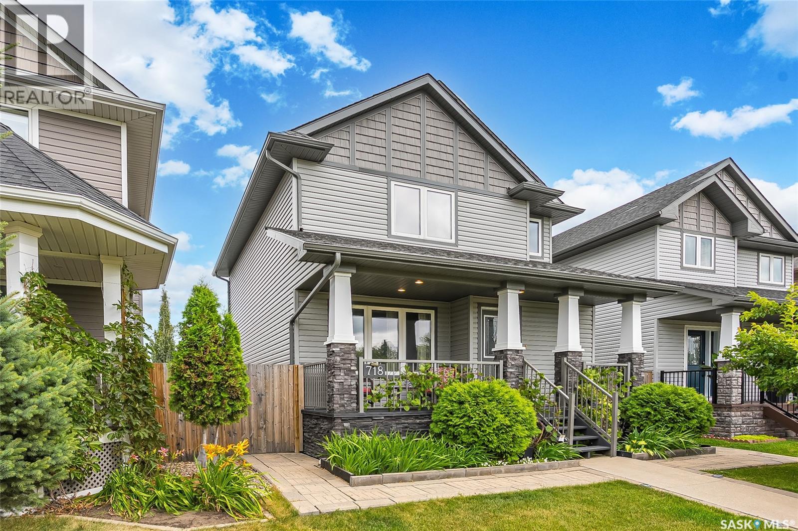 718 Stonebridge Common, Saskatoon, Saskatchewan  S7T 0M8 - Photo 2 - SK045144