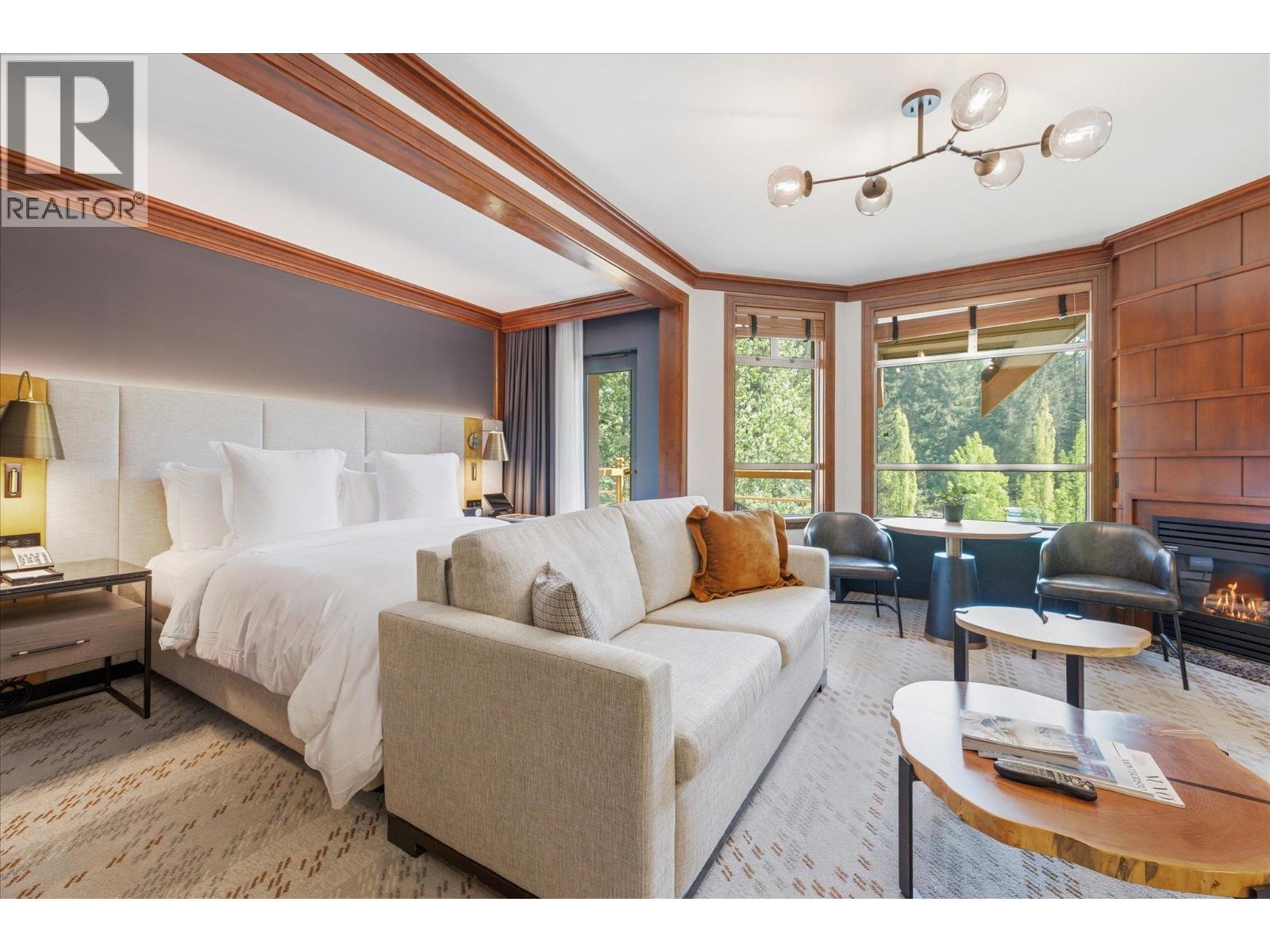726 4591 Blackcomb Way, Whistler, British Columbia  V8E 0Y4 - Photo 2 - R3151737
