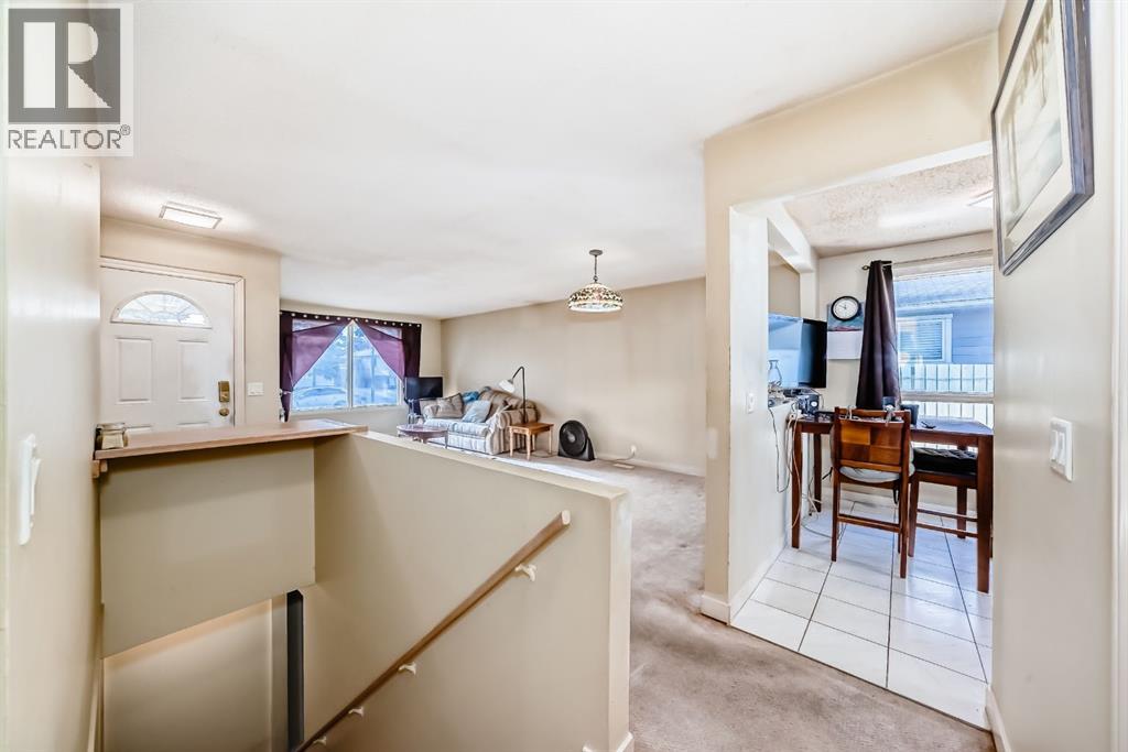 247 Bracewood Road SW, Calgary, Alberta  T2W 3C2 - Photo 20 - A2293348