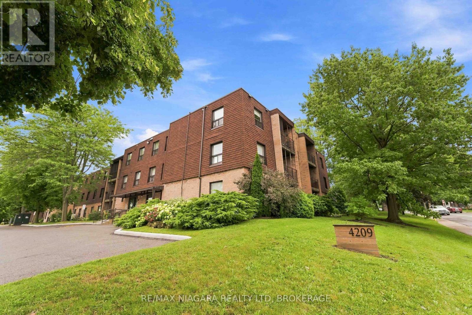 313 - 4209 Hixon Street, Lincoln, Ontario L3J 0K2 - Photo 2 - X13658848