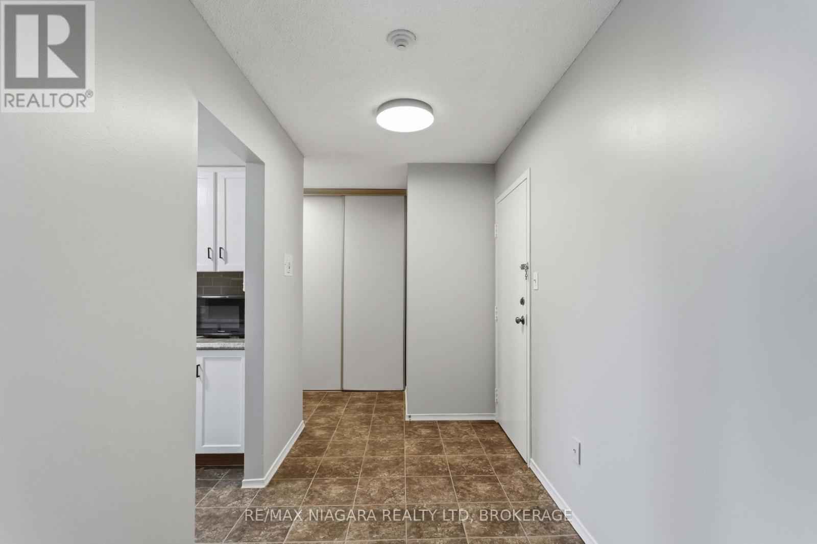 313 - 4209 Hixon Street, Lincoln, Ontario L3J 0K2 - Photo 5 - X13658848