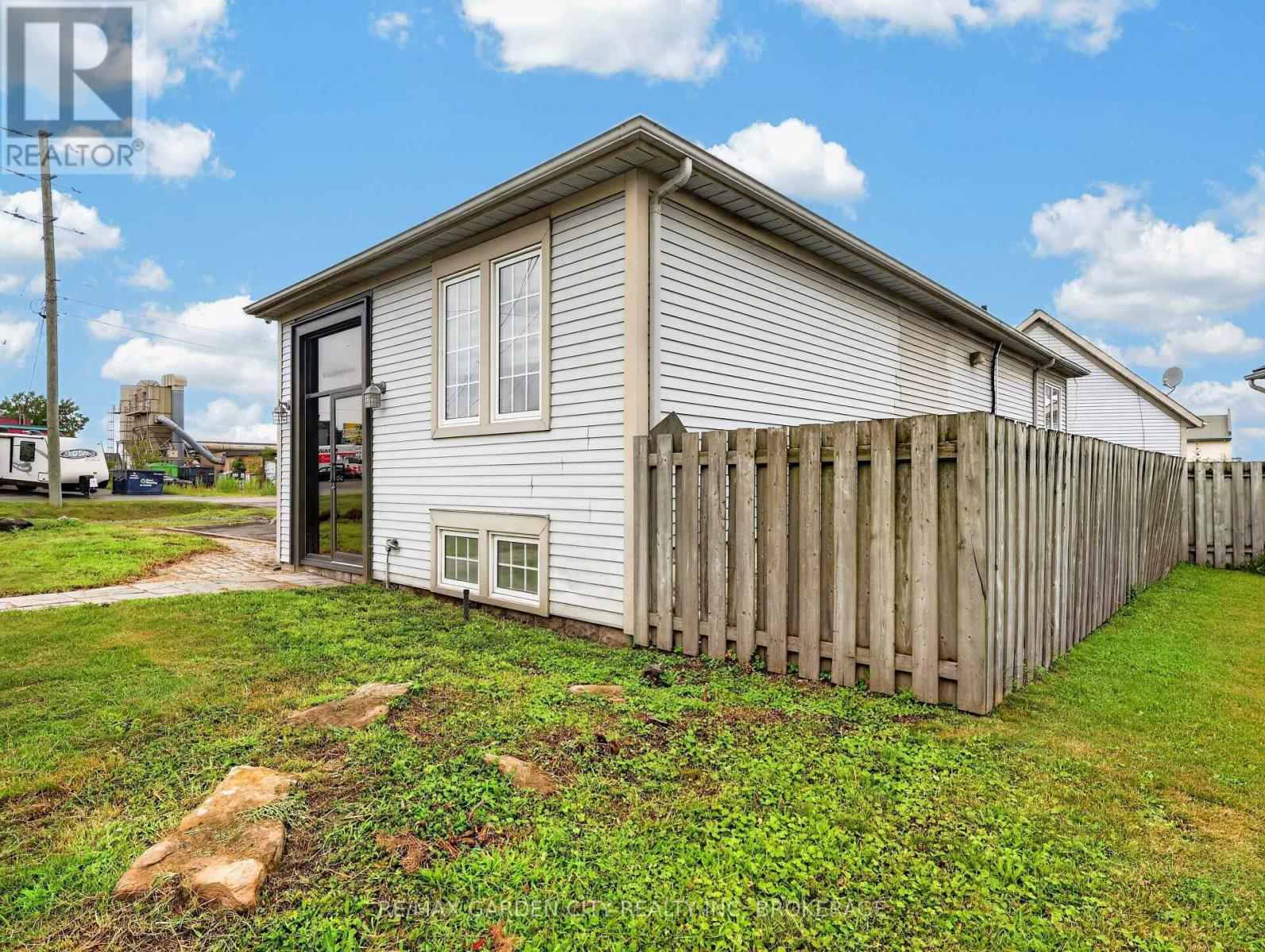 141 Eastchester Avenue, St. Catharines, Ontario  L2P 2Z5 - Photo 5 - X13659010