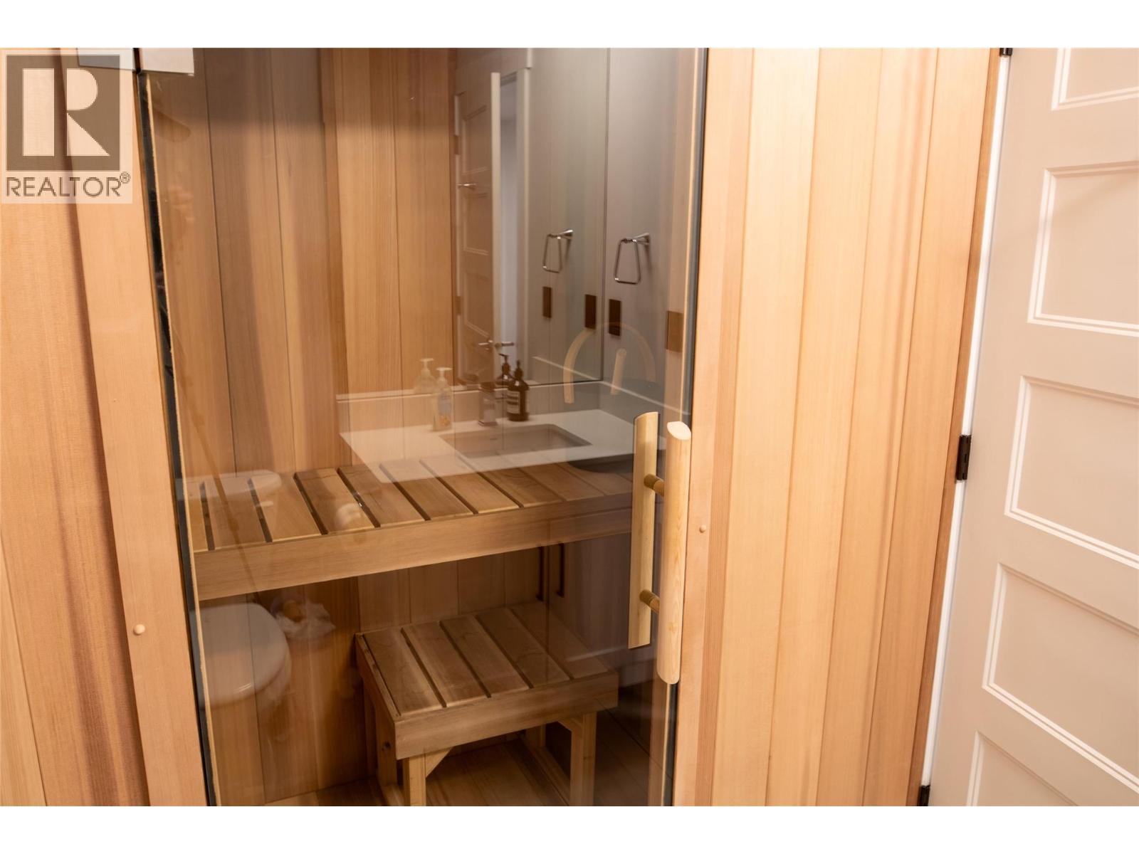 710 Stockwell Avenue Unit# 201, Kelowna, British Columbia  V1Y 6V9 - Photo 18 - 10394835