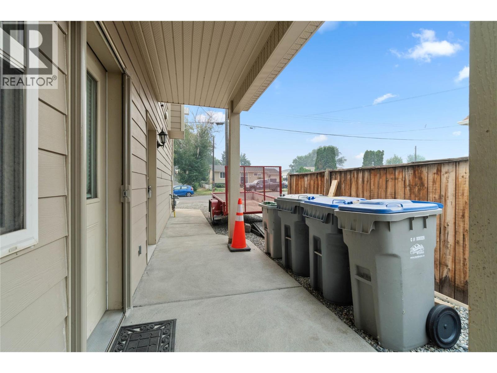2660 Joyce Avenue, Kamloops, British Columbia  V2B 4M3 - Photo 33 - 10397332