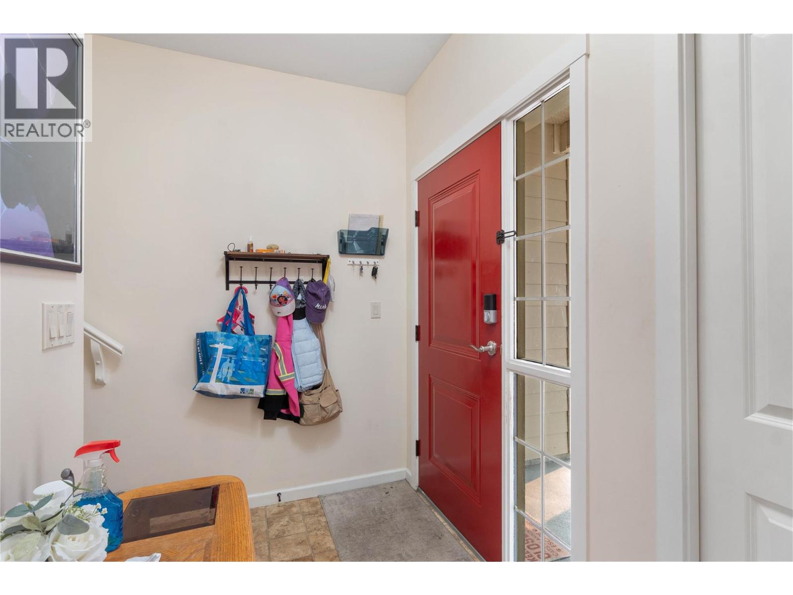 2660 Joyce Avenue, Kamloops, British Columbia  V2B 4M3 - Photo 5 - 10397332
