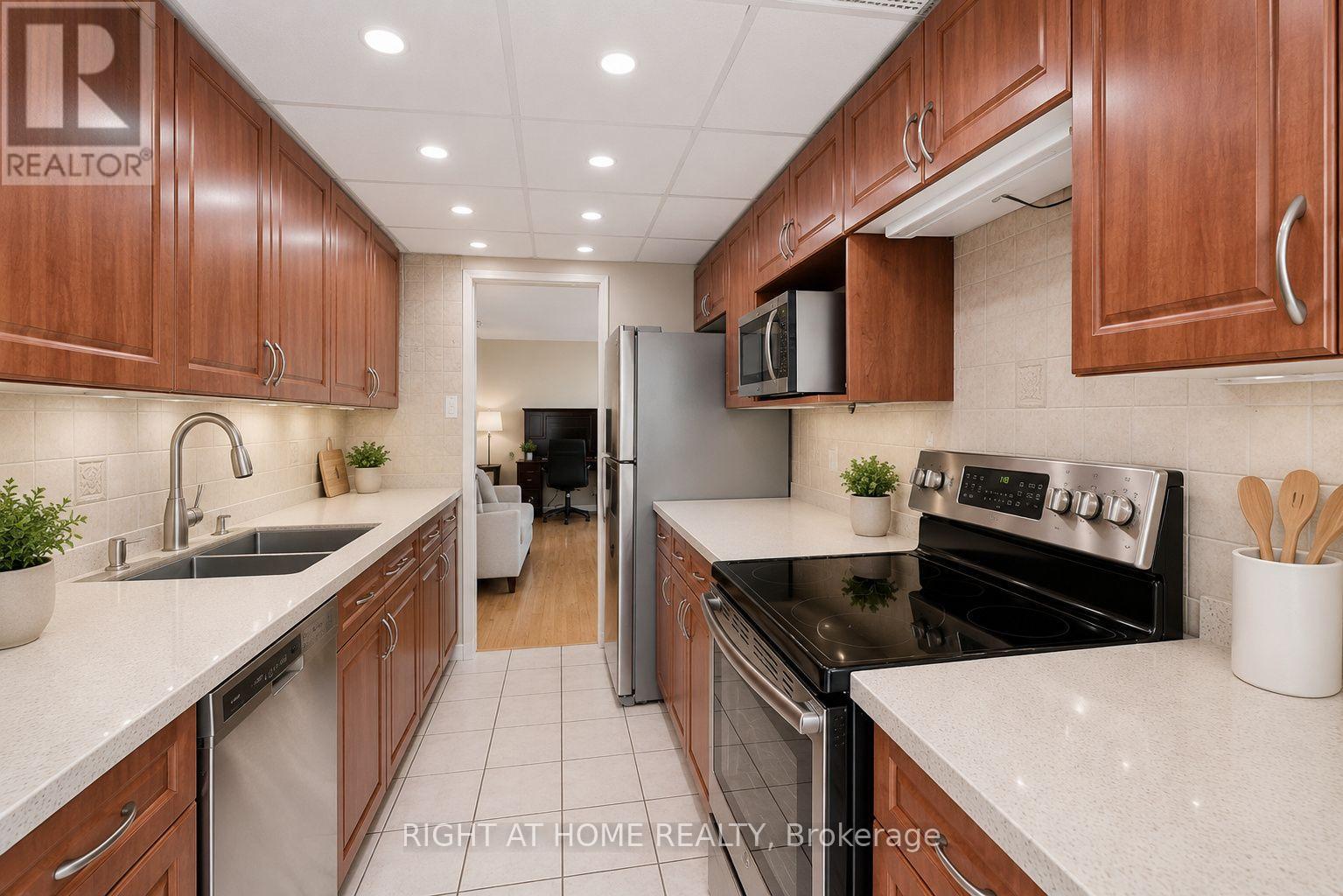 2507 - 3650 Kaneff Crescent, Mississauga, Ontario  L5A 4A1 - Photo 7 - W13578132