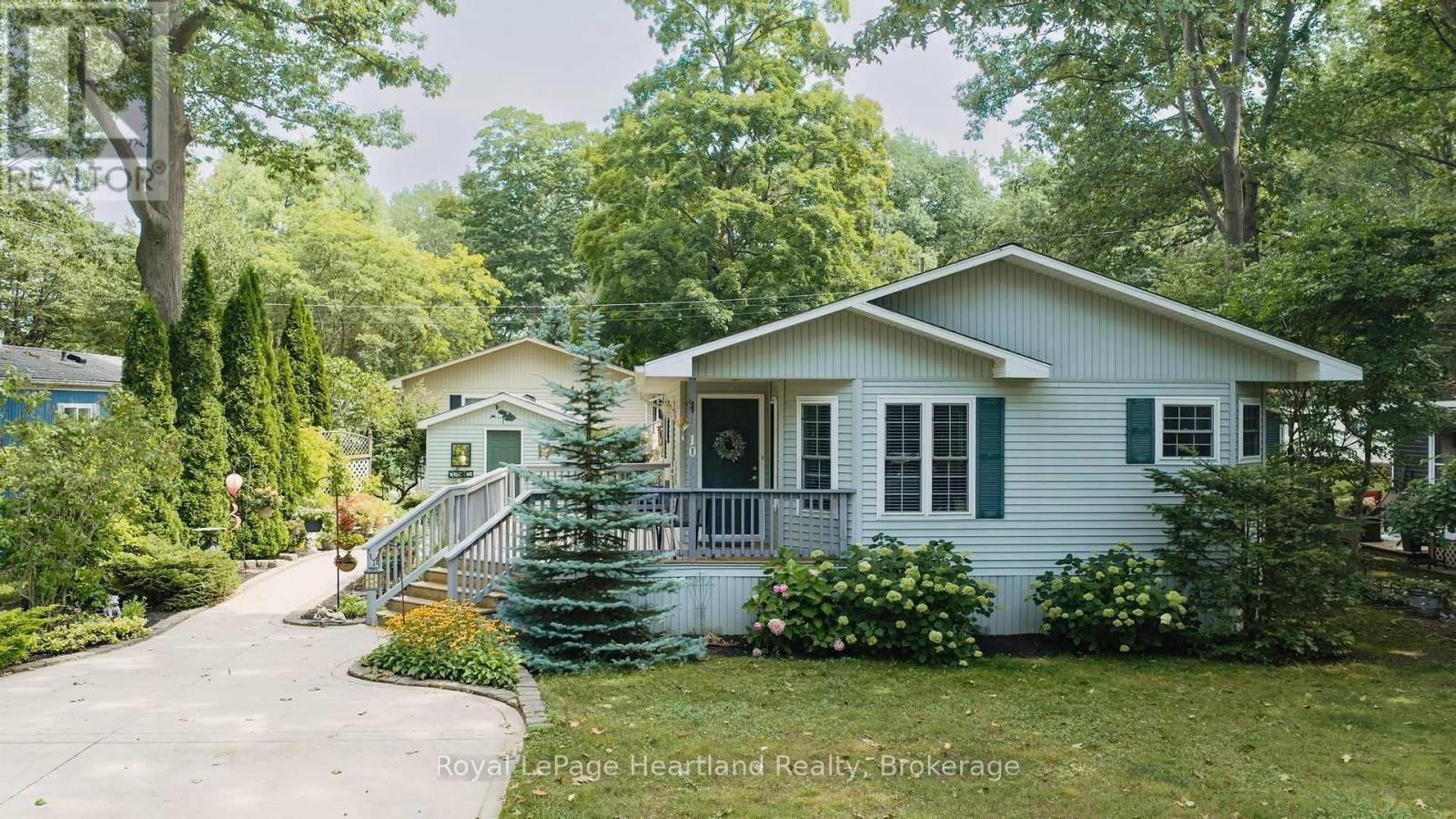 10 Huron Lane, Ashfield-Colborne-Wawanosh, Ontario  N7A 3Y2 - Photo 2 - X13658842