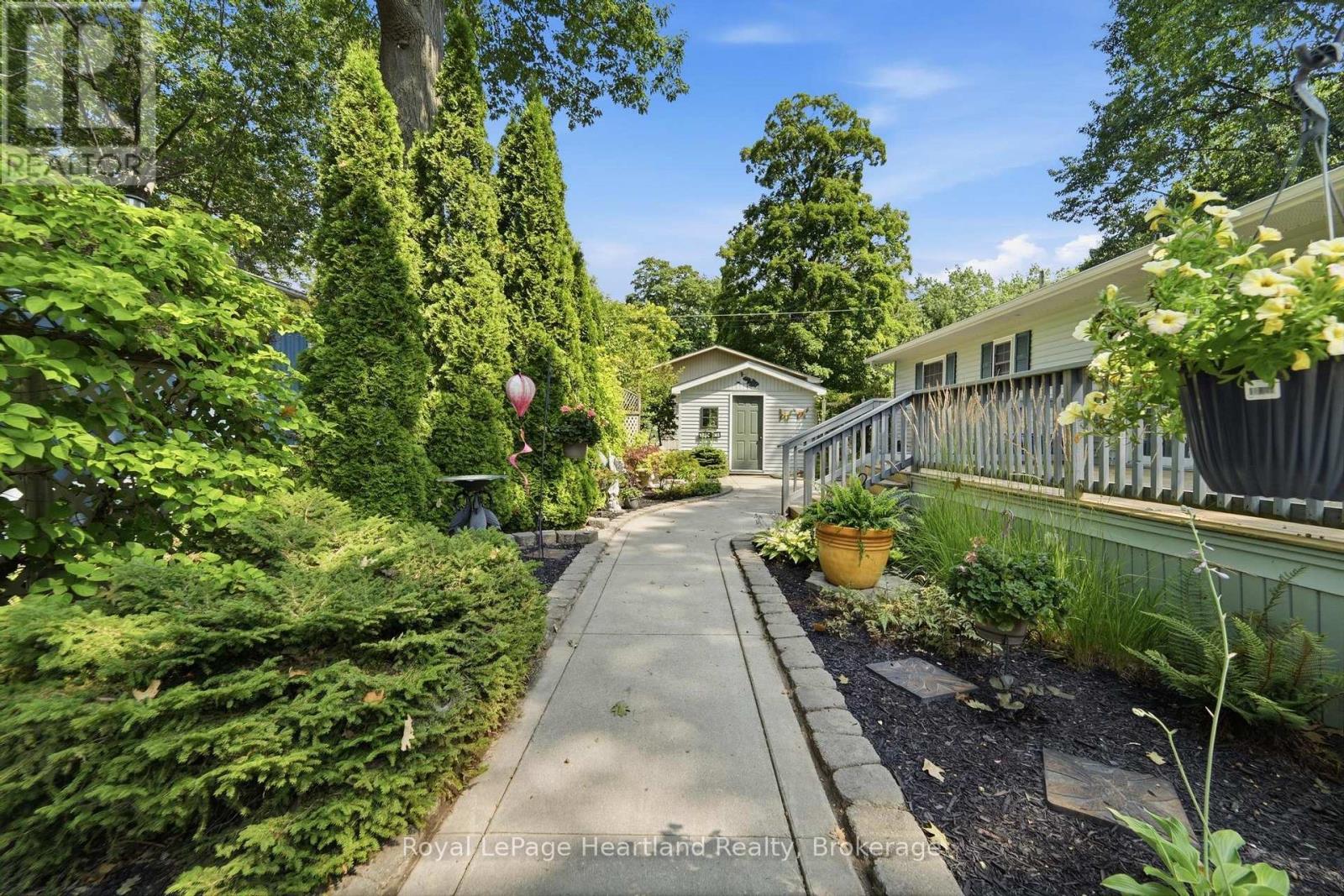 10 Huron Lane, Ashfield-Colborne-Wawanosh, Ontario  N7A 3Y2 - Photo 3 - X13658842