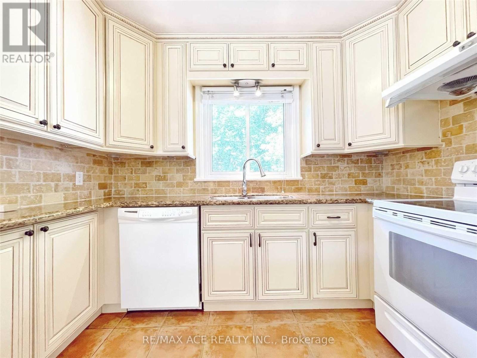 Main - 246 Horsham Avenue, Toronto, Ontario  M2N 2A6 - Photo 7 - C13658866