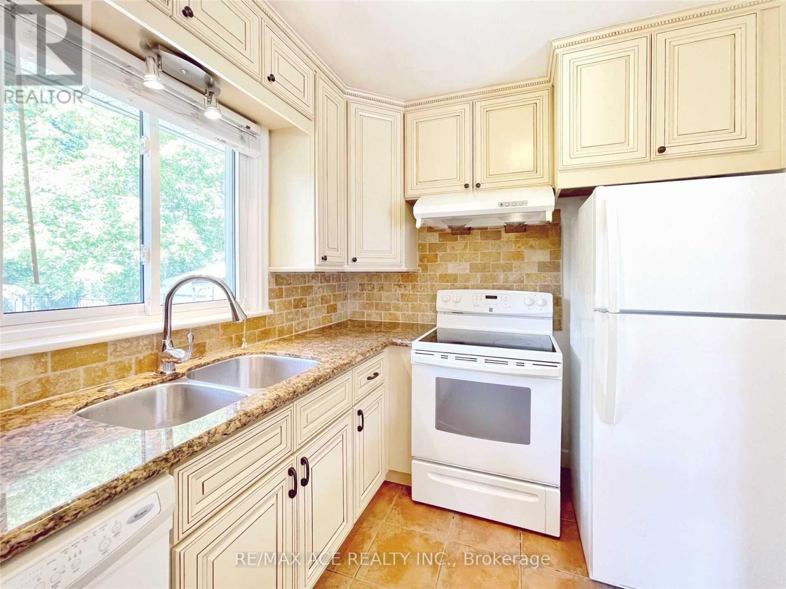 Main - 246 Horsham Avenue, Toronto, Ontario  M2N 2A6 - Photo 9 - C13658866
