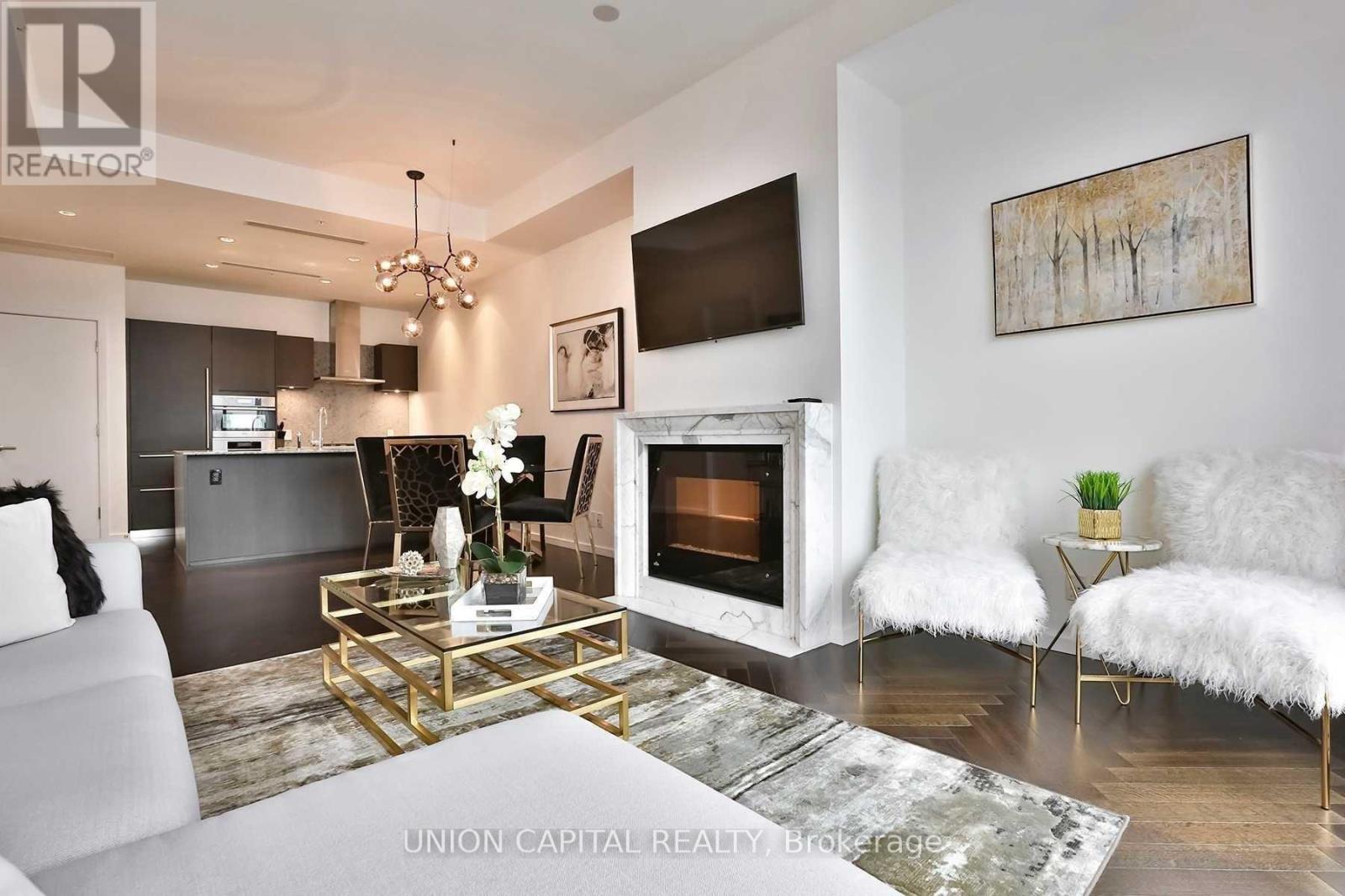 5805 - 180 UNIVERSITY AVENUE, Toronto, Ontario