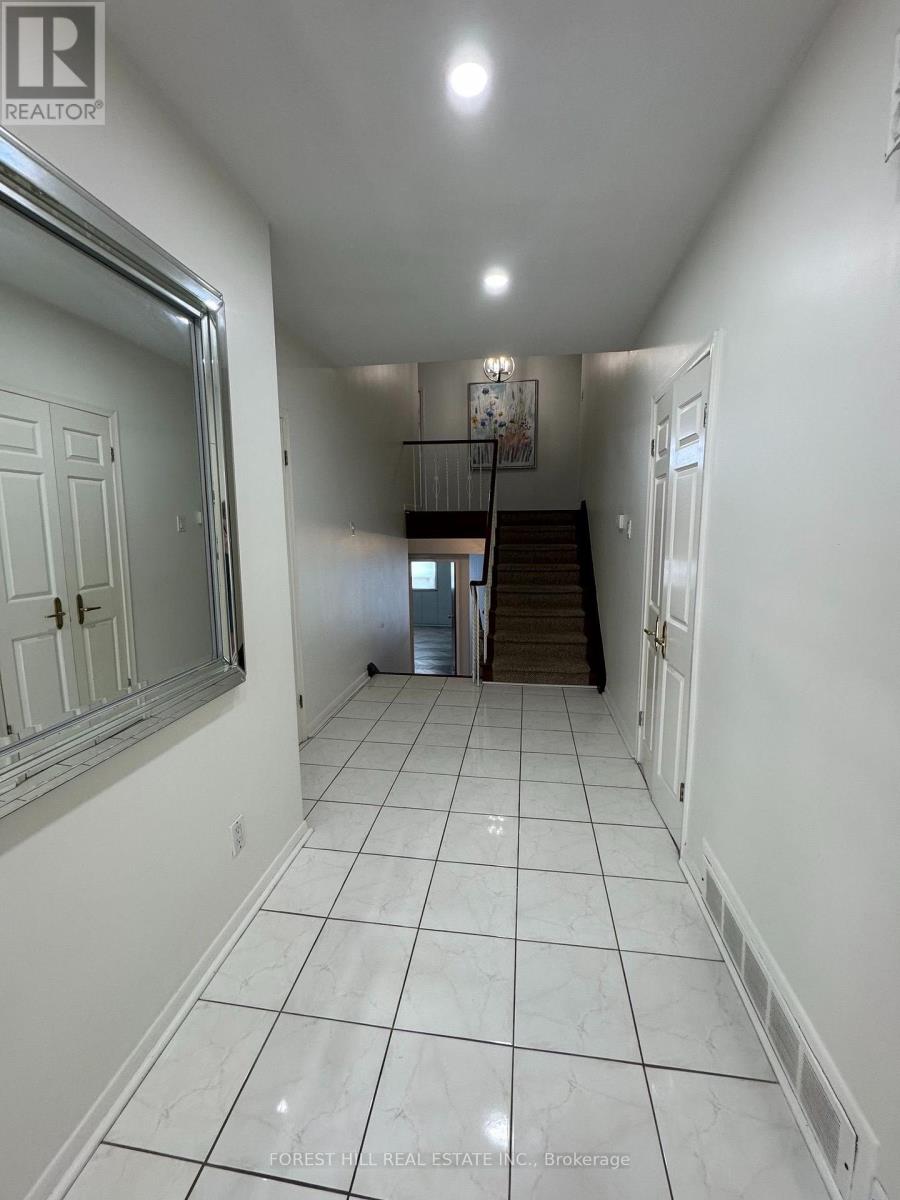 3 Tokay Court, Toronto, Ontario  M3H 3V2 - Photo 4 - C13658922