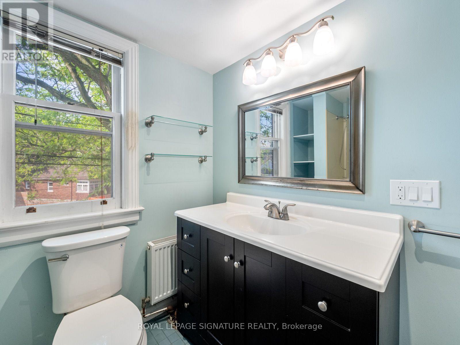 511 Donlands Avenue, Toronto, Ontario  M4J 3S4 - Photo 20 - E13658944