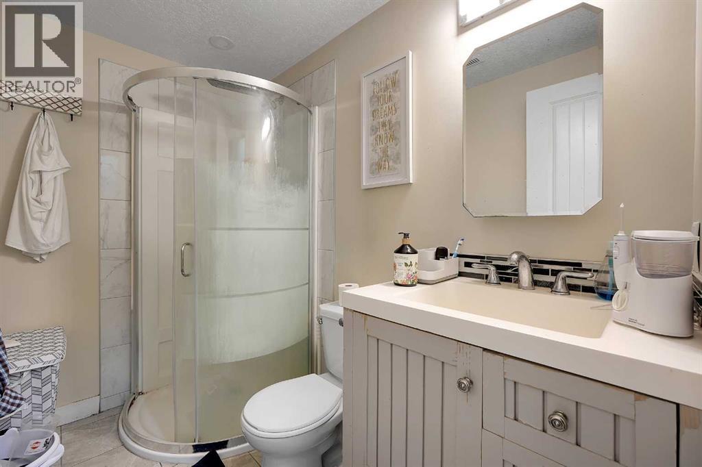 129 Covecreek Bay NE, Calgary, Alberta  T3K 0N1 - Photo 38 - A2321744