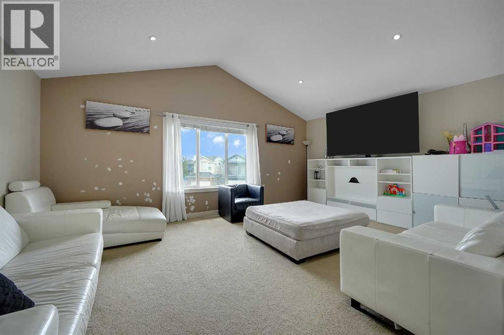 129 Covecreek Bay NE, Calgary, Alberta  T3K 0N1 - Photo 19 - A2321744