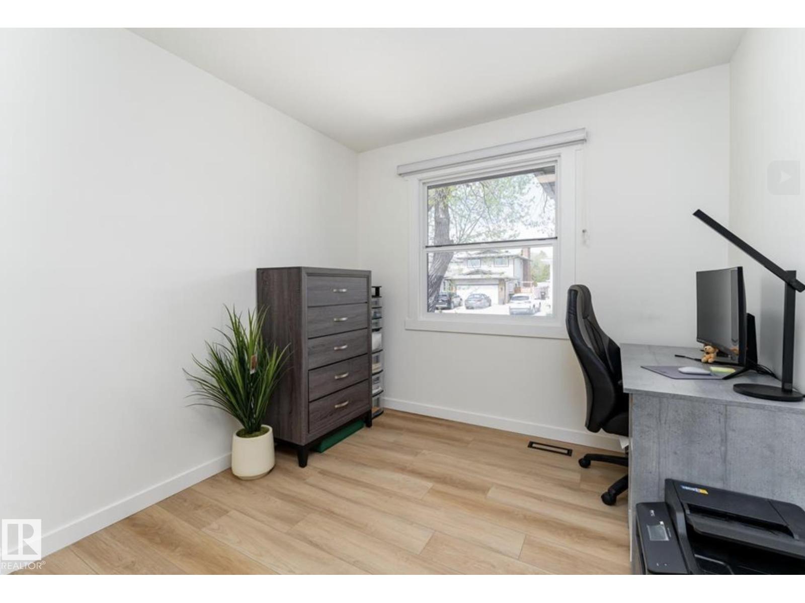 Unknown Address, ,    - Photo 15 - E4503039