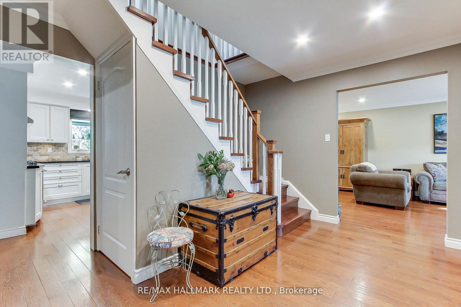 865 Arnold Crescent, Newmarket, Ontario  L3Y 2E4 - Photo 8 - N13658958