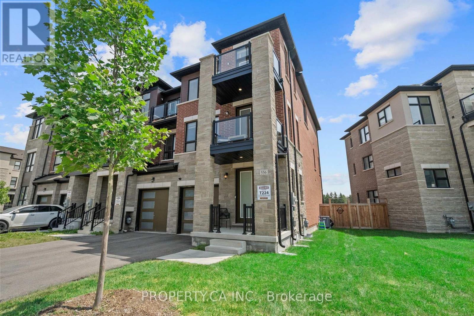 556 New England Court, Newmarket, Ontario  L3X 0M5 - Photo 2 - N13658986