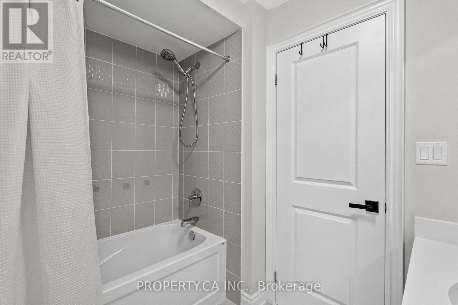 556 New England Court, Newmarket, Ontario  L3X 0M5 - Photo 32 - N13658986