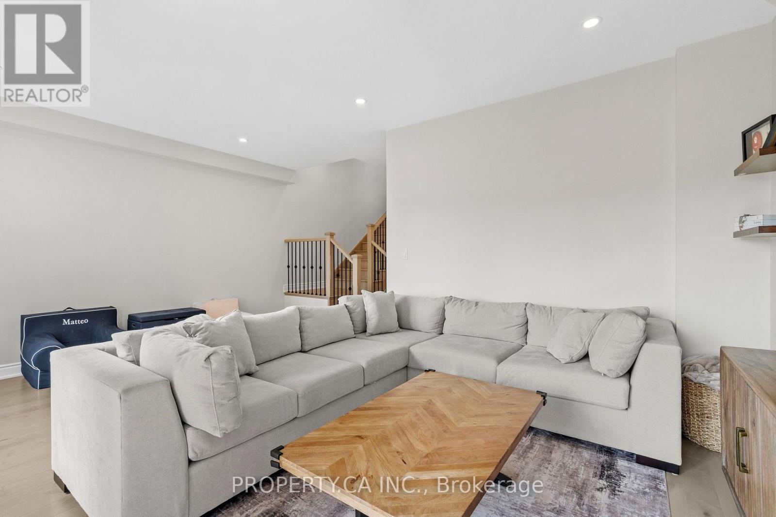 556 New England Court, Newmarket, Ontario  L3X 0M5 - Photo 38 - N13658986