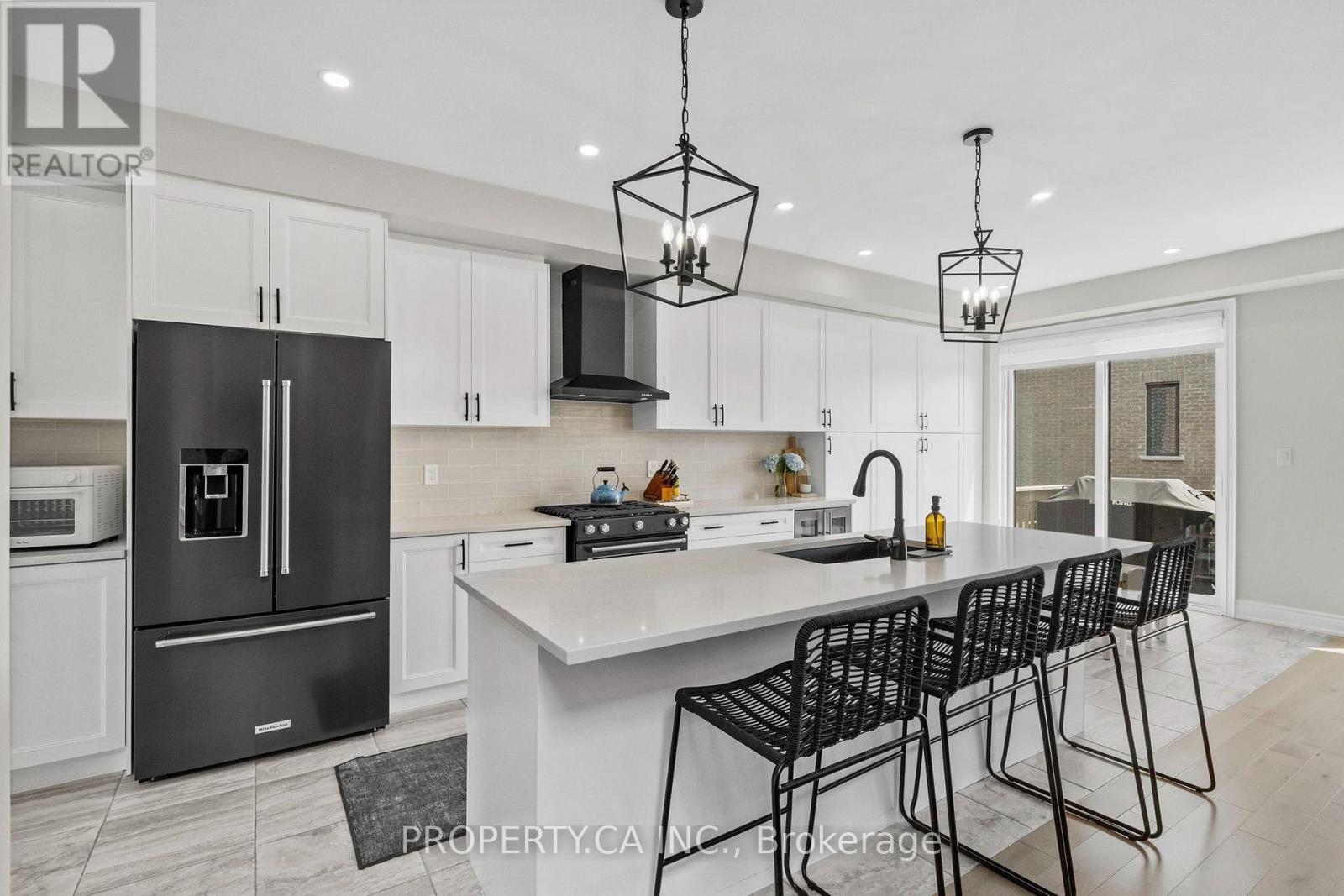 556 New England Court, Newmarket, Ontario  L3X 0M5 - Photo 9 - N13658986