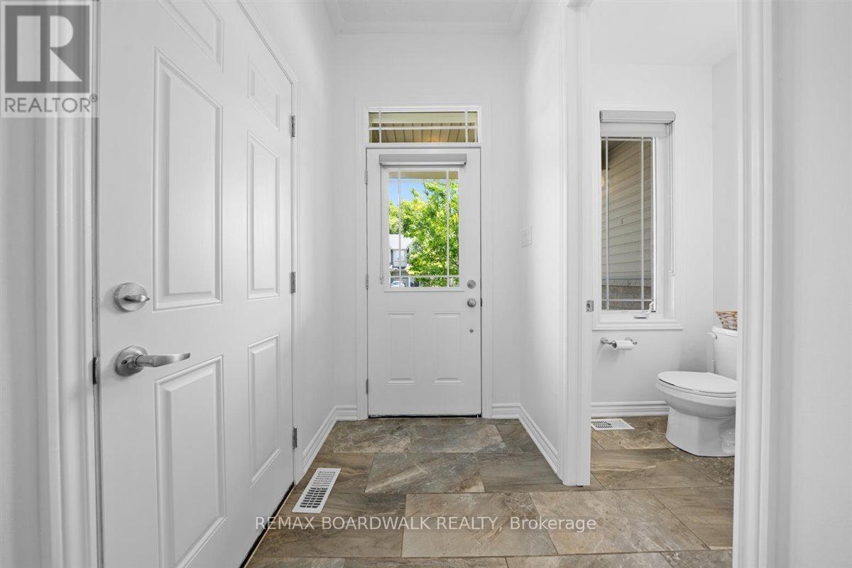 446 Meadowbreeze Drive, Ottawa, Ontario  K2M 0L1 - Photo 3 - X13658814