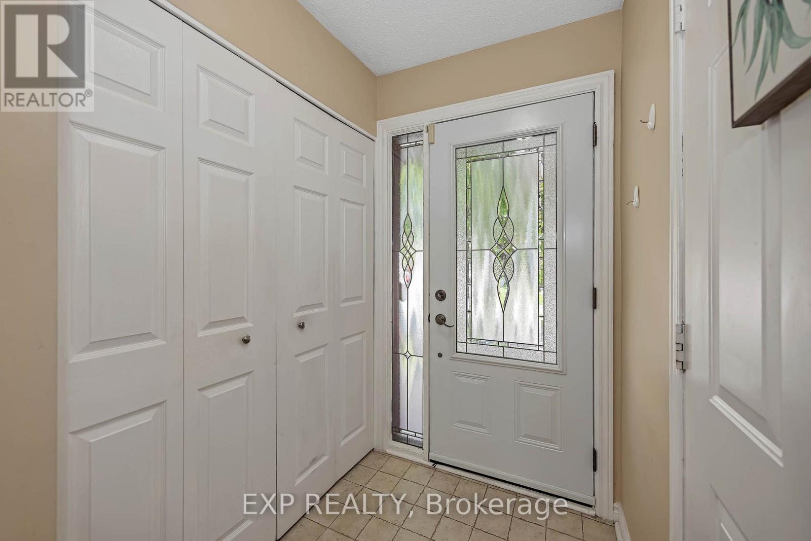 38 Sundback Lane, Ottawa, Ontario  K2L 2W8 - Photo 3 - X13658858