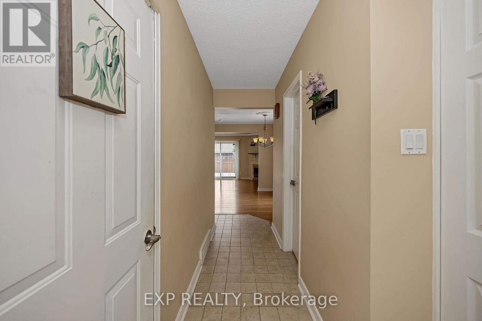 38 Sundback Lane, Ottawa, Ontario  K2L 2W8 - Photo 4 - X13658858