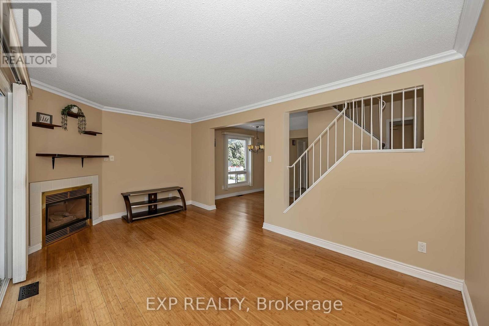 38 Sundback Lane, Ottawa, Ontario  K2L 2W8 - Photo 8 - X13658858