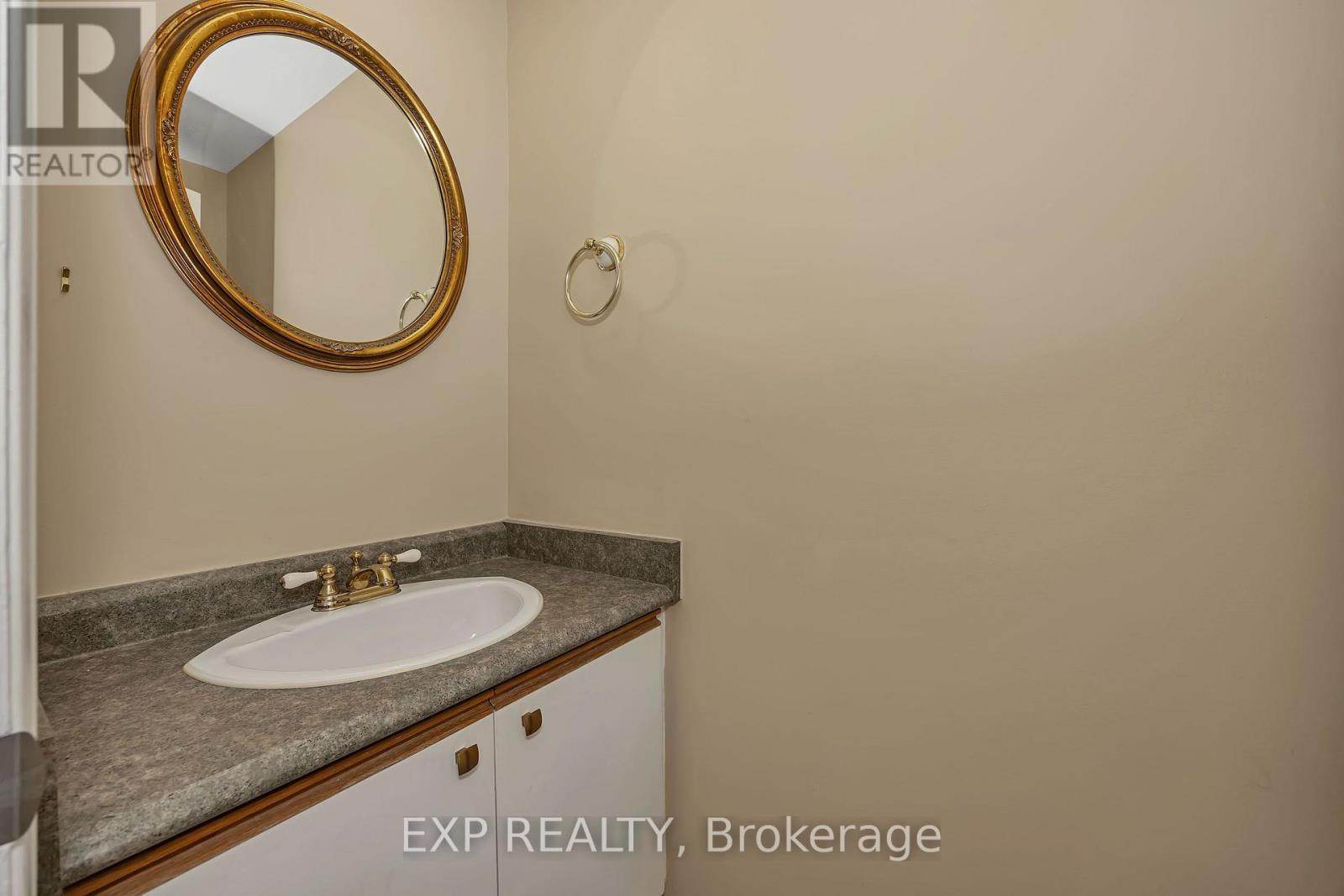 38 Sundback Lane, Ottawa, Ontario  K2L 2W8 - Photo 9 - X13658858