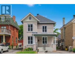 16 GLEN AVENUE, Smiths Falls, Ontario